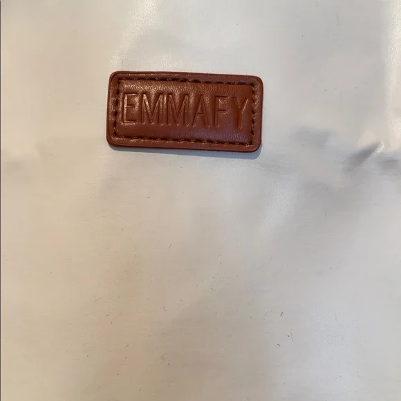 Emmafy NWOT 🔥sale🔥travel smart garment bag in cream and brown - Picture 3 of 15